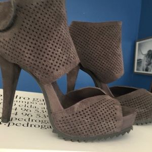 Sexy platform heels made by Pedro Garcia. Rich pewter gray suede.